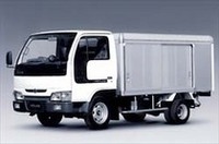 オーテックから自販機飲料の専用配送車