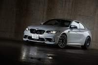 従来の「M2クーペ」を置き換える形で導入された「M2コンペティション」。今回は車両本体価格873万円となる6段MT仕様に試乗した。