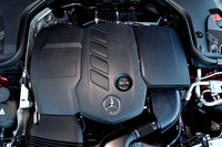 新世代の2リッター直4ディーゼルターボエンジンは194psと40.8kgmを発生する。