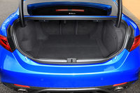 トランクルームの容量はFR車、4WD車共通で、480リッターとなっている。