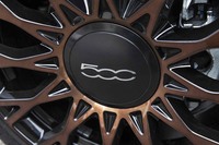 上質感を高めた「フィアット500／500C」限定発売の画像