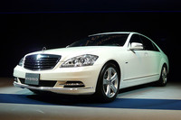 「メルセデス・ベンツSクラス」にハイブリッドモデル追加の画像