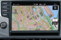 フォルクスワーゲン純正インフォテインメントシステム“Discover Pro”（ETC2.0対応車載器付き）