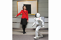 
	ポスチャ認識。人間が指し示す方向に向かって歩くことができる
	 