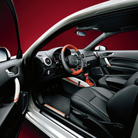 「アウディA1」のワークス風オプション発売の画像