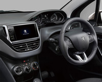 「プジョー208スタイルプラス」、230台限定で発売の画像