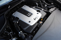 3.7リッターV6エンジンは、「スカイライン」と共通のもの。
