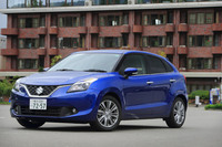 
	ボディーカラーは全7色。テスト車には「アーバンブルーパールメタリック」が採用されていた。
	