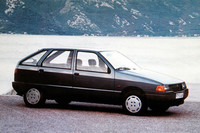 ジウジアーロ・デザインによる「ザスタバ・フロリダ」。ただし国家的混乱の時期で生産台数が少なかったため、今日バルカン半島諸国でも出会うことはまれだ。
