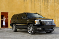 「キャデラック・エスカレード」
ゼネラル・モーターズからキャデラックのブランドで販売される高級SUV。1999年に初代が登場し、現行モデルは3代目。北米ではピックアップトラックも販売されている。