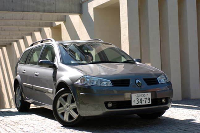 【スペック】全長×全幅×全高＝4505×1775×1505mm/ホイールベース＝2685mm/車重＝1380kg/駆動方式＝FF/2リッター直4 DOHC16バルブ（133ps/5500rpm、19.5kgm/3750rpm）/価格＝281.4万円（テスト車＝同じ）