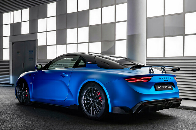アルピーヌA110」の新グレード「A110 Rチュリニ」受注開始【東京オート