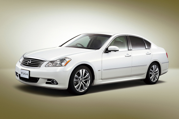 「セドリック／グロリア」の後継を担うモデルとして2004年に登場した「フーガ」。車名は追走曲を意味する音楽用語にあやかったものだ。