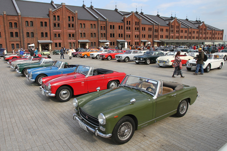 こちらの前列には1960年代の英国製ライトウェイトスポーツの代表的なモデルである「MGミジェット」と「MGB」などが。