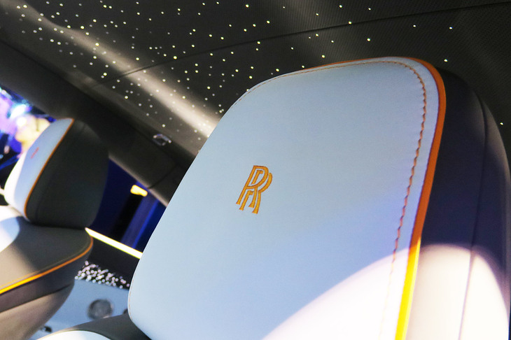 ロールス・ロイス・スペクター プロフェシー（フロントシート）