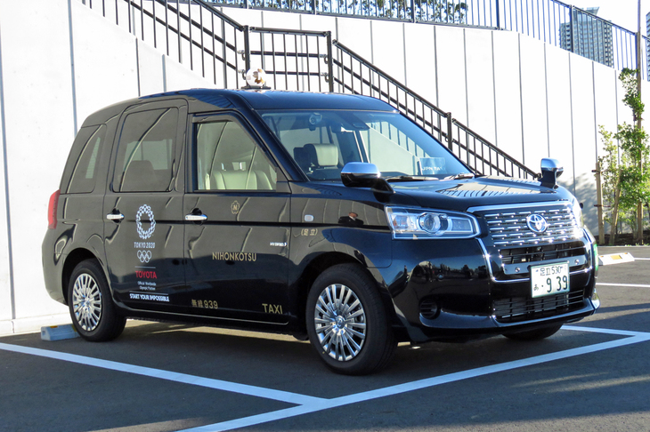 タクシーは今後、AIの技術を活用して利便性を高めることが期待されている。（写真は、日本交通のタクシー用車両）