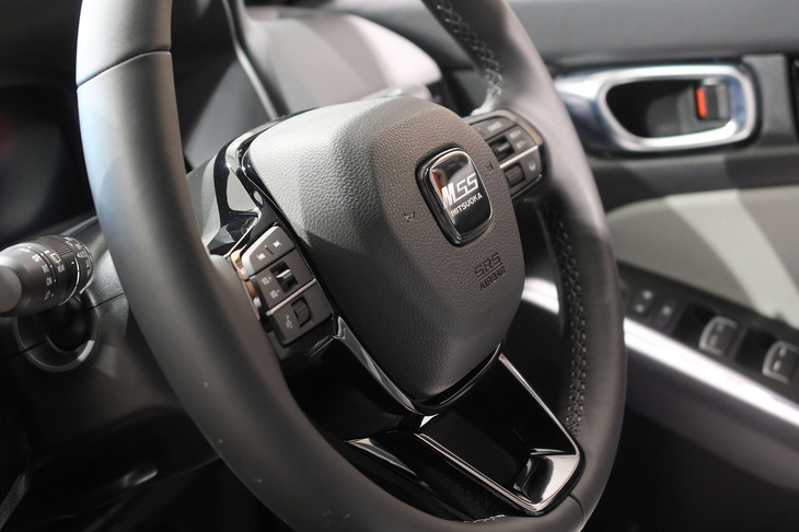 ミツオカM55ファーストエディションe：HEV LX（ステアリングホイール）