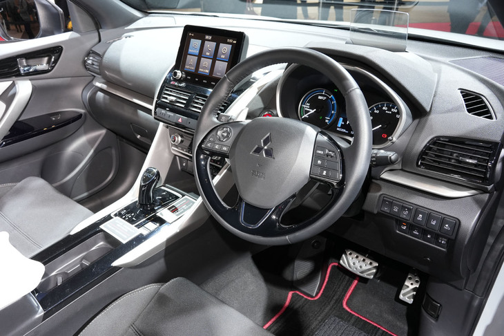 三菱エクリプス クロス ラリーアートスタイル