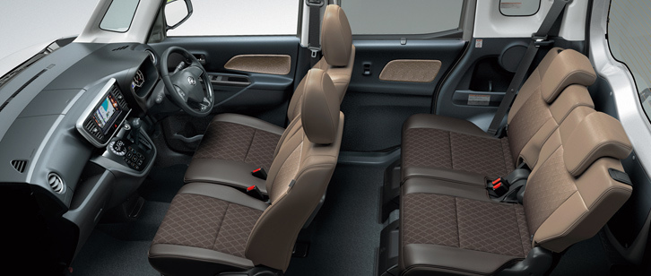 「ハイウェイスター」系のモデルにオプション設定される「プレミアムグラデーションインテリア」。