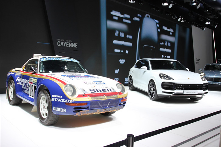 ポルシェ959パリ・ダカールラリー仕様とカイエン ターボ