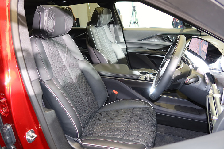 キャデラック・リリックV（フロントシート）