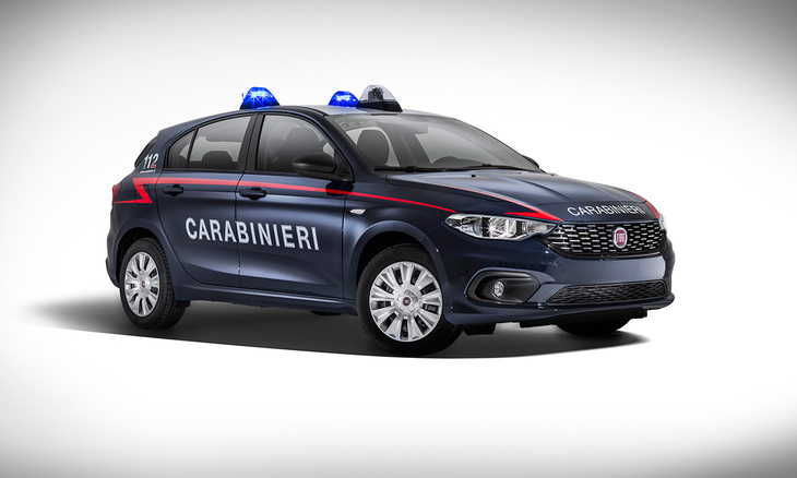 2017年にイタリア軍警察に納入された「フィアット・ティーポ5ドア」。