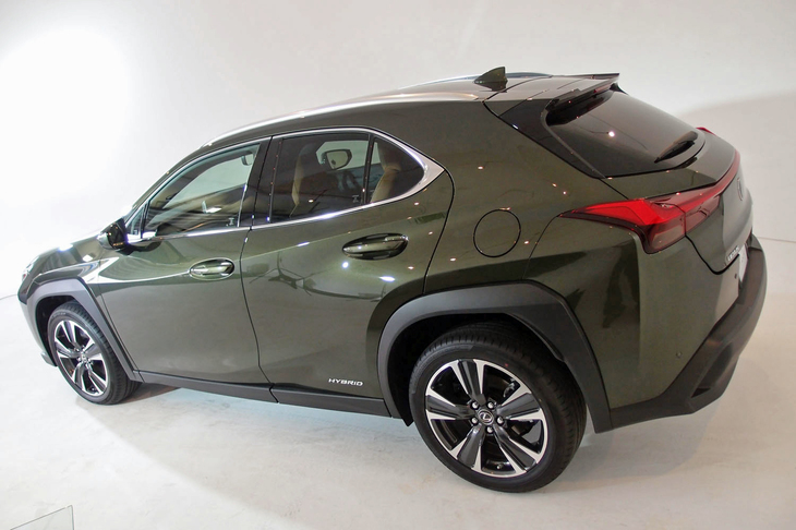 レクサスUX250h“バージョンL”