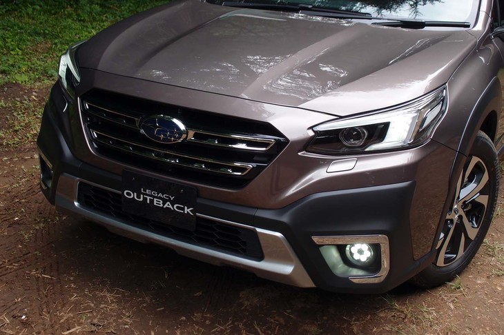 スバル・レガシィ アウトバック リミテッドEX（フロントまわり）