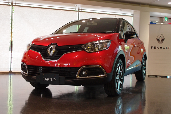 「キャプチャー プレミアム」（写真をクリックすると、特別仕様車のフォトギャラリーが見られます）