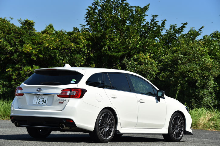 2016年5月に、「レヴォーグ」の新グレードとして追加設定された「STI Sport」。1.6リッターモデルと、今回試乗した2リッターモデルの2本立てとなっている。