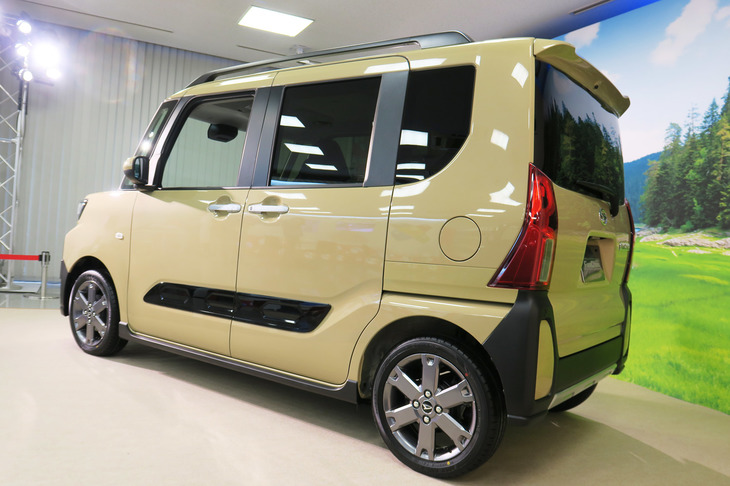 予防安全装備に関しては、ダイハツも新型「ムーヴ キャンバス」から「急アクセル抑制機能」の実装を開始したが、「タント」への採用は見送られた。次回は、このあたりの進化や設定の拡充についても期待したい。