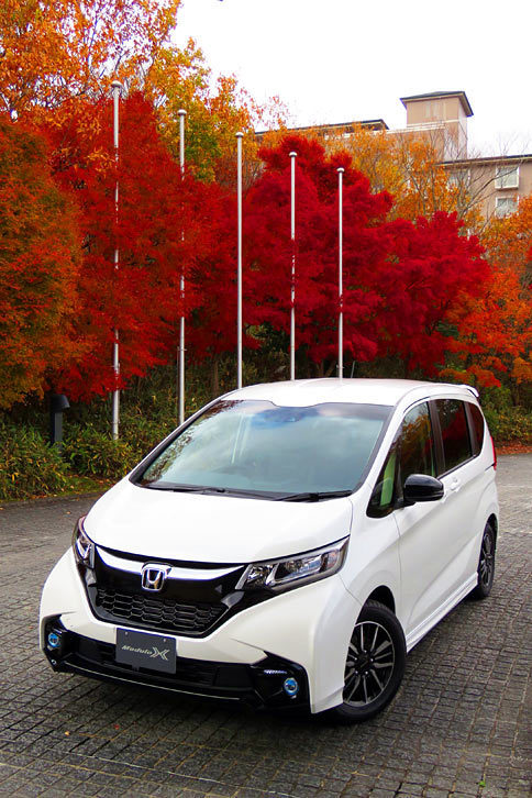 ホンダ・フリード モデューロX Honda SENSING（6人乗り）