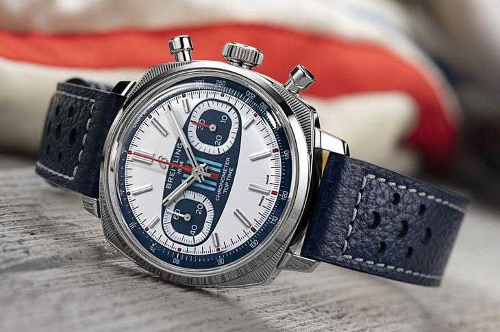 今回発表された3本は、いずれもパンチングレザーのストラップが組み合わされる。