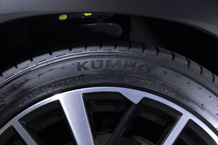 クムホタイヤジャパンの立ち上げは1977年。2024年からは全日本スーパーフォーミュラ・ライツ選手権にタイヤをワンメイク供給しており、日本とのつながりも深い。