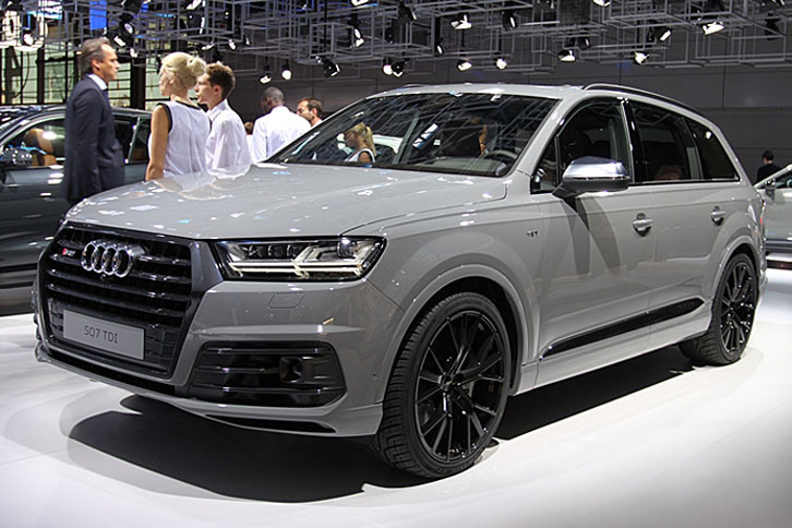 アウディSQ7（エクステリア）