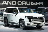 陸の王者の風格ただよう「ランドクルーザー“300”」。ステーションワゴン系のランクルは、1980年登場の60系より、長い時間をかけて高級SUVとして成長してきた。これもまた、ファンの望むランクルの姿なのだ。