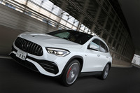 「GLA45 S」の0-100km/h加速は4.3秒。最高速はリミッターによって270km/hに抑えられている。