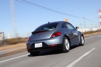 「ザ・ビートルRライン」には、ブレーキエネルギー回生システムが搭載される。上級の2リッターモデルと異なり、スポーツサスペンションや電子制御式ディファレンシャルロックは備わらない。