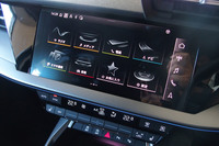 手書き文字入力など直感的な操作が行える10.1インチタッチディスプレイを標準装備。「MIB3」と呼ばれる最新の「MMIナビゲーションシステム」を組み込んでいる。