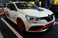 FF車ニュル最速の「ルノー・メガーヌR.S.トロフィーR」限定発売【東京オートサロン2020】