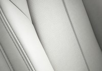 「ロードスターRSホワイトリミテッドセレクション」が装備するピュアホワイトのナッパレザーシート。