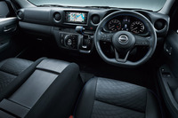 「キャラバンAUTECH」のインテリア。