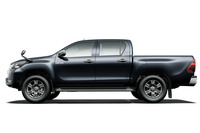 「ハイラックス」も「トライトン」も強固なラダーフレームを持つピックアップトラックで、タイで生産されるところも同じ。全長5340mmほどのボディー全長（グレードによってまちまち）も大体同じだ。