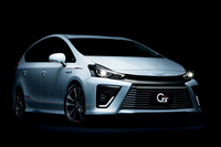 「トヨタ・プリウスα S“ツーリングセレクション・G's”」
    