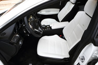 「CLS63 AMG シューティングブレーク」のフロントシート。