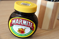 マーマイト250g入りガラス瓶。チョコレートペーストではありません。