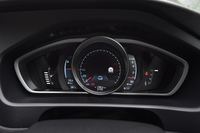 アニメーション表示のメーターパネルには、3種類のテーマカラーが用意される（写真は「Elegance」の状態）。
    