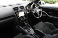 ダンピングレートを3段階に切り替えられるDCC（アダプティブシャシーコントロール）のおかげで、快適な乗り心地を誇る。