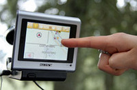 これがソニーの「nav-u 70T」。FM波による交通情報チャンネルにも対応している。