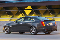 キャデラックから649psを誇るCTS-Vが登場の画像